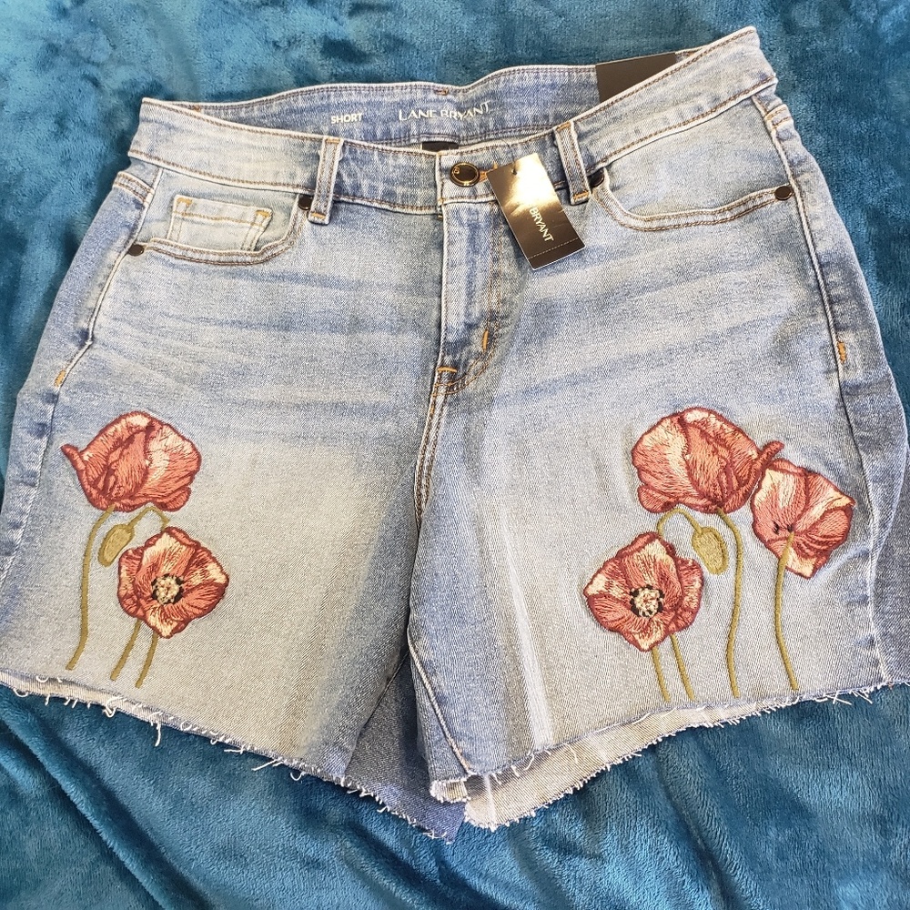 Lane Bryant Girlfriend Sz 12 NWTFlower Shorts
